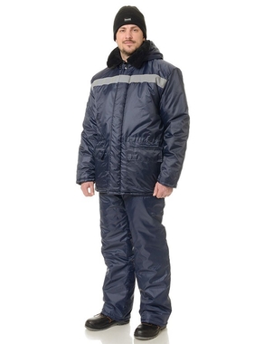 Костюм на пуговицах с брюками